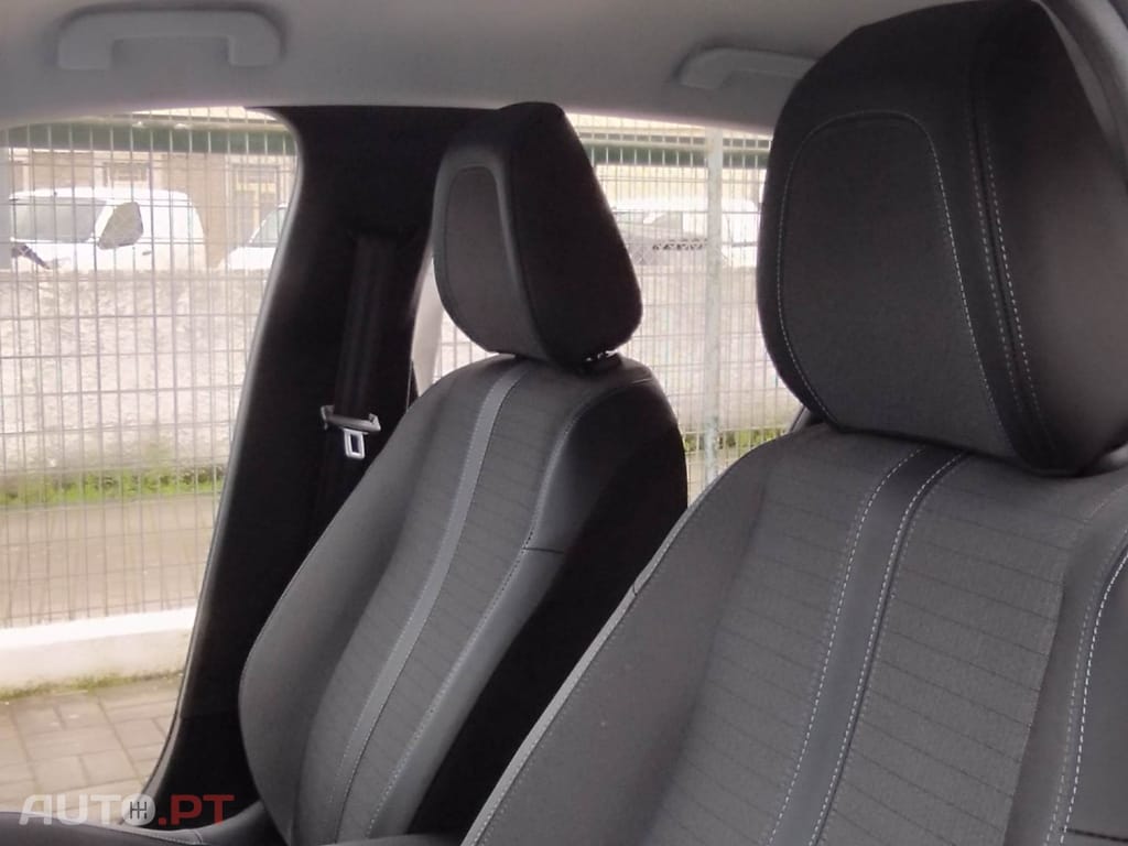 Peugeot E-208 50 kWh Allure Pack