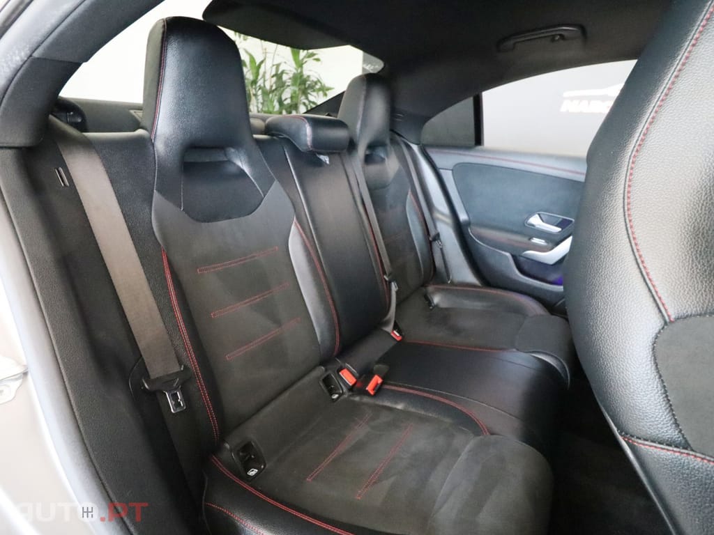 Mercedes-Benz CLA 250 AMG LINE
