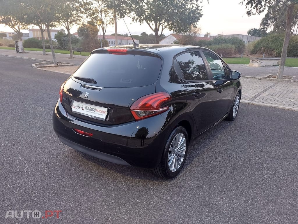 Peugeot 208 1.6 BlueHDi Style