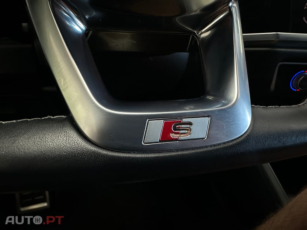 Audi Q3 45 TFSIe S line S tronic