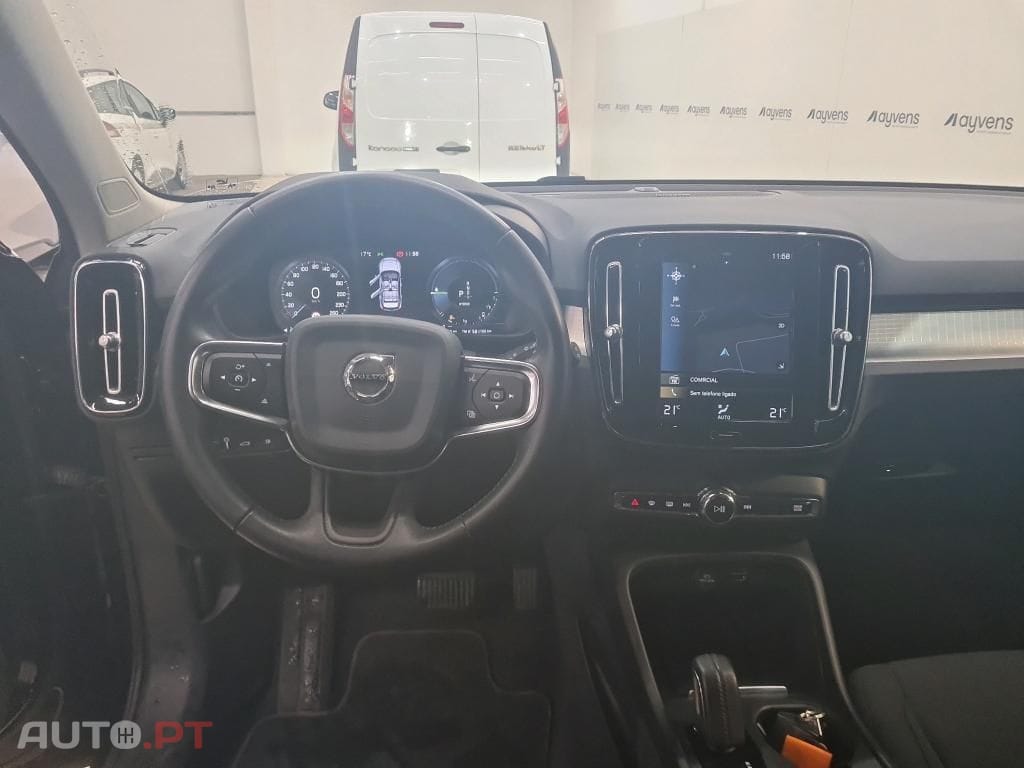 Volvo XC40 1.5 T5 PHEV Momentum Plus