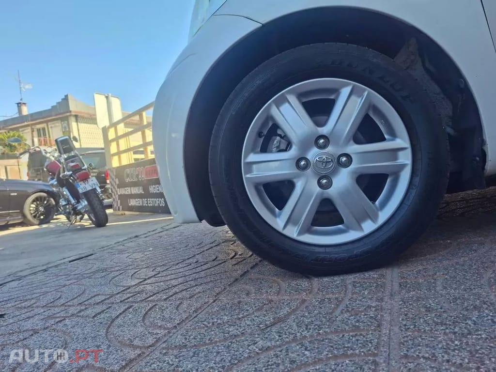 Toyota iQ 1.0 VVT-i 2 MultiDrive