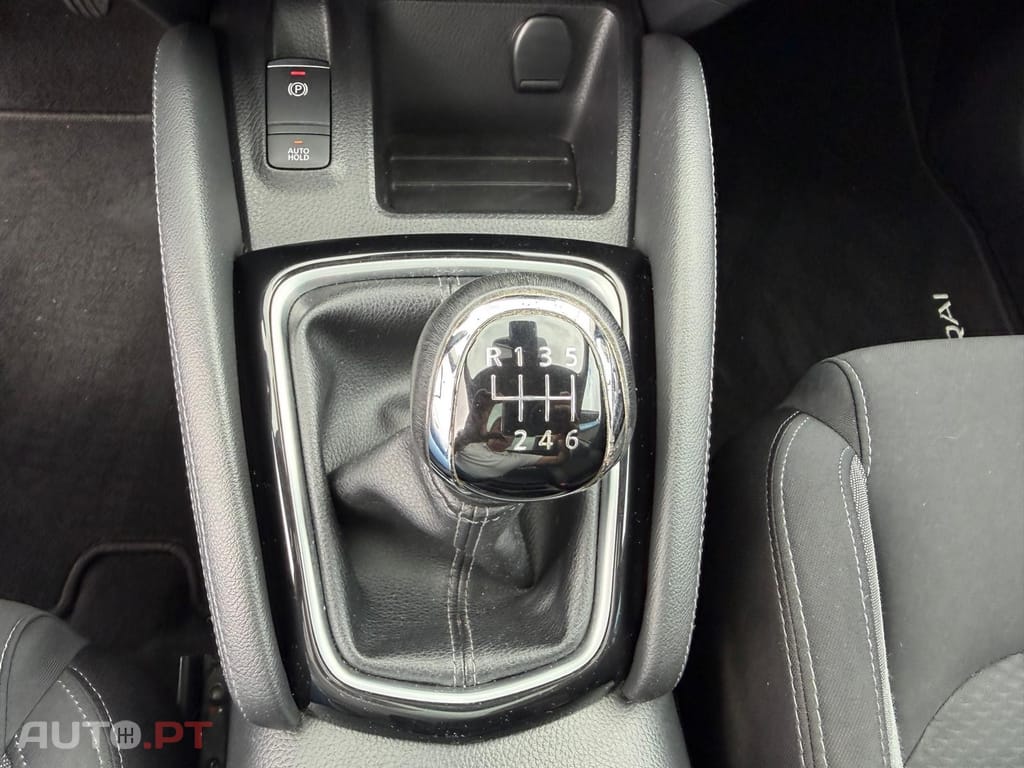 Nissan Qashqai 1.5 dCi N-Connecta J18