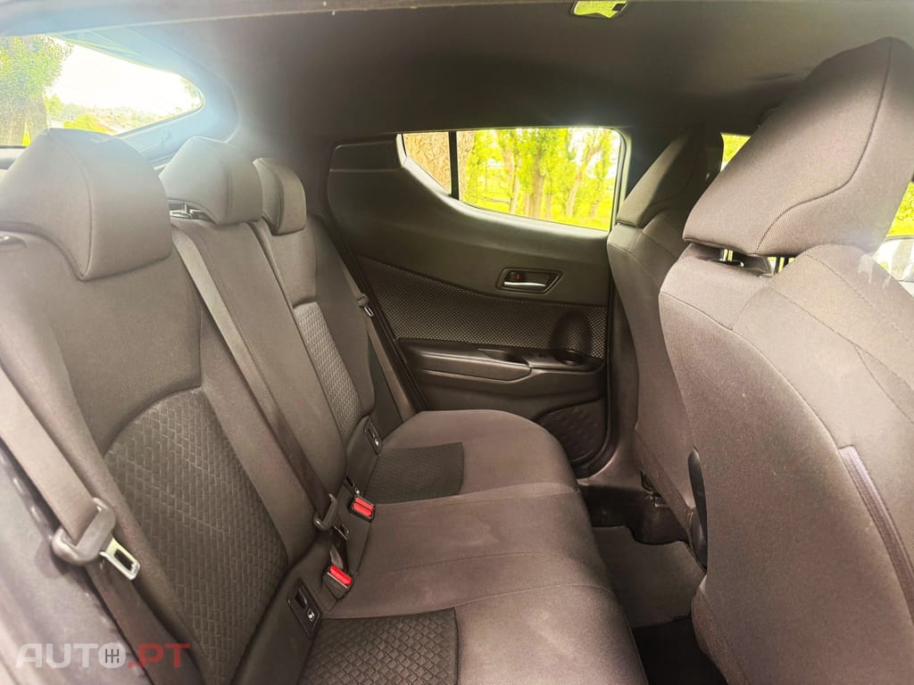 Toyota C-HR 1.8 Hybrid Dynamic Business
