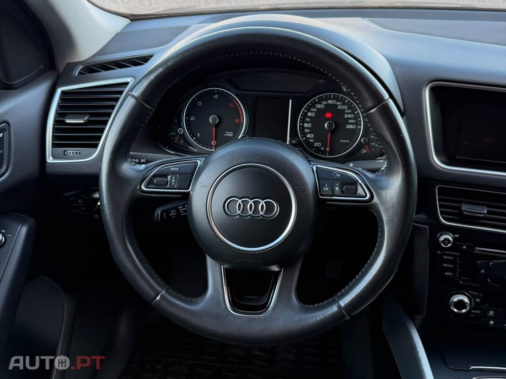Audi Q5 2.0 TDi Business Line S-line — fotografia 16