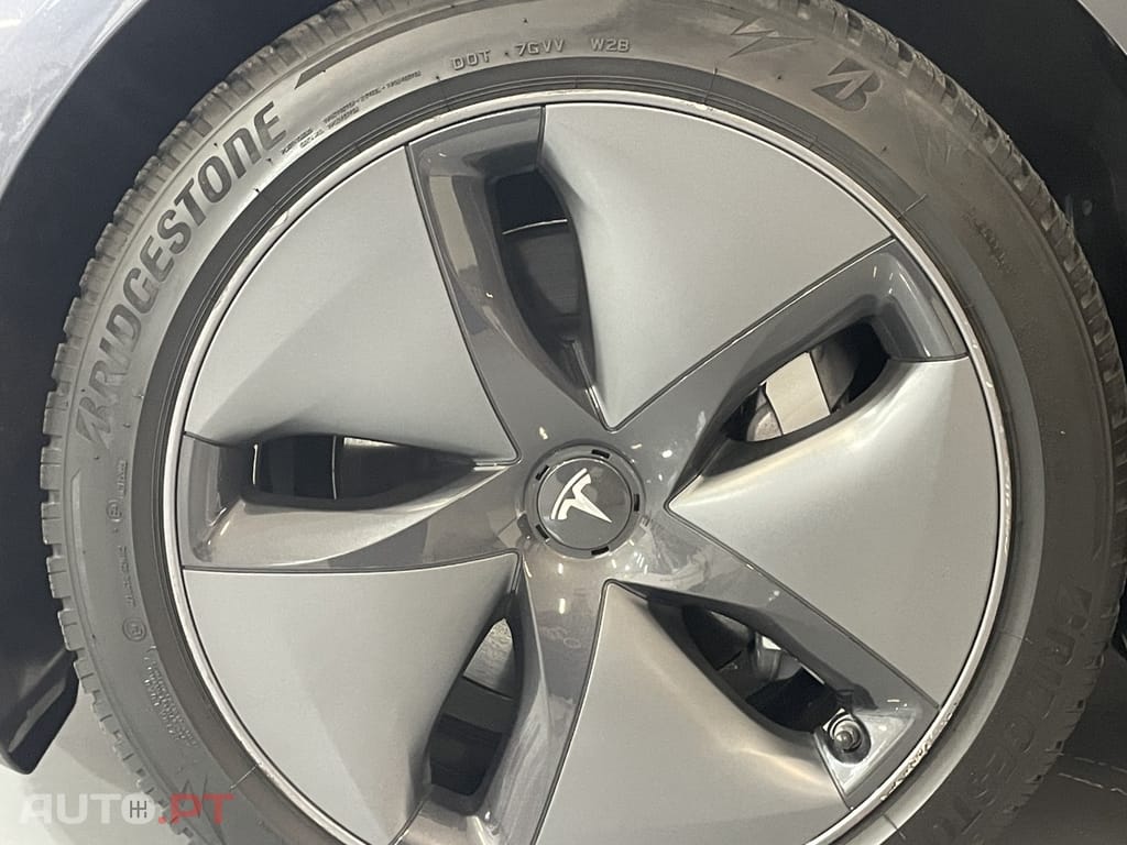 Tesla Model 3 Long-Range Dual Motor AWD