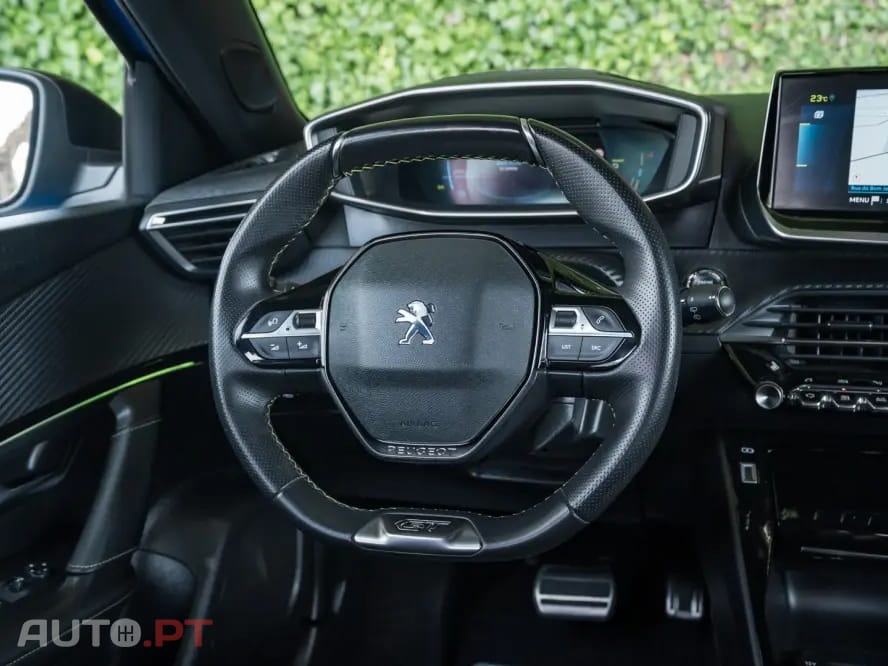 Peugeot E-2008 50 kWh GT