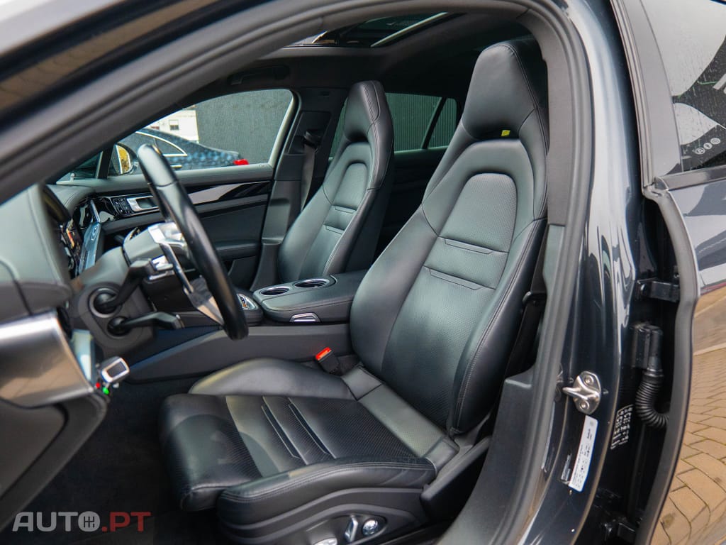 Porsche Panamera 4 E-Hybrid