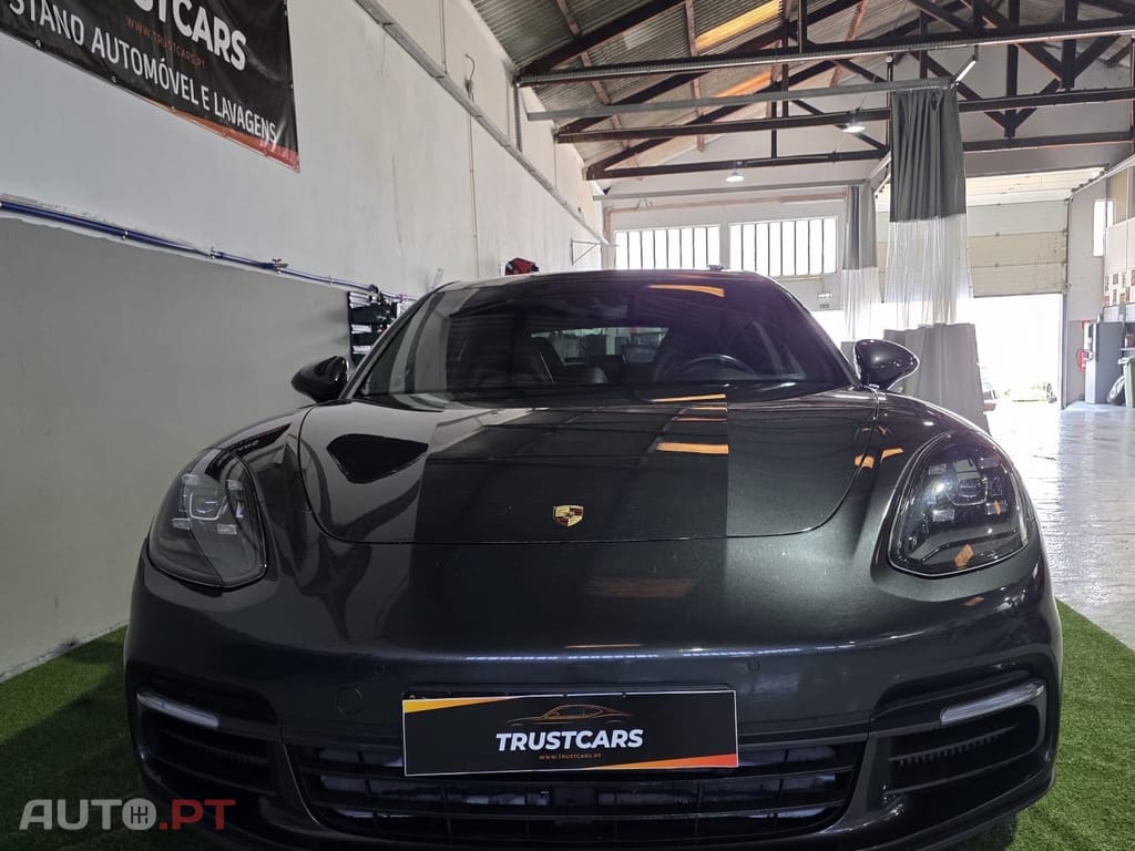 Porsche Panamera 4 E-Hybrid Executive