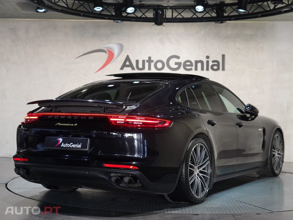 Porsche Panamera 4 E-Hybrid