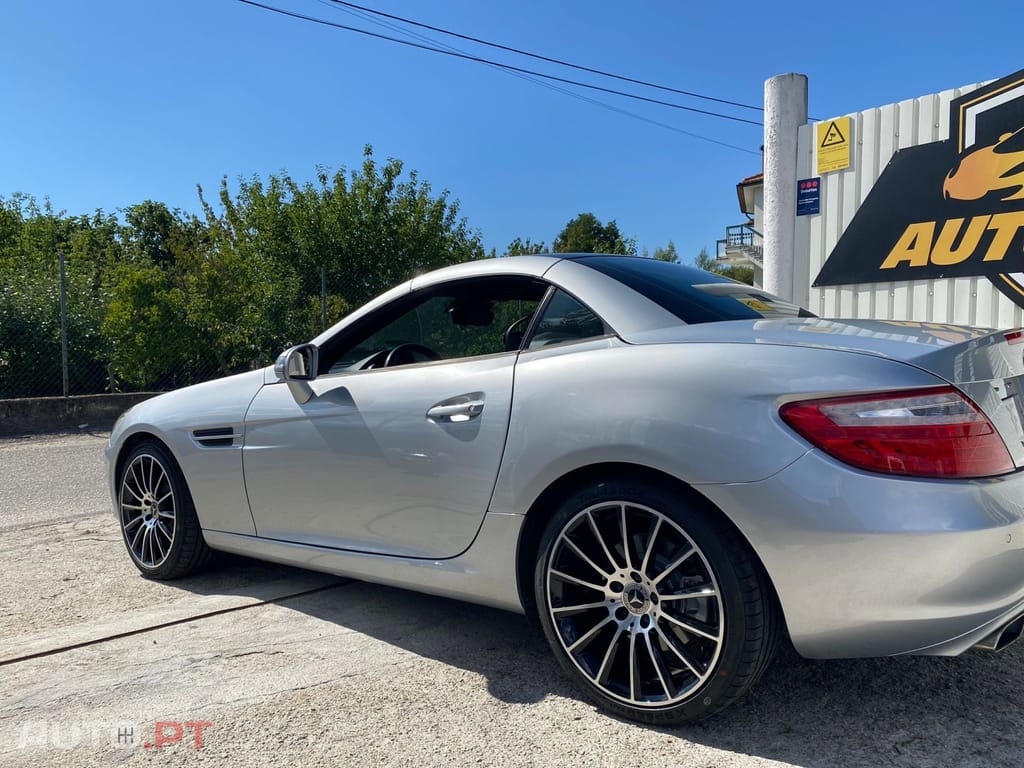 Mercedes-Benz SLK 200 BlueEFFICIENCY Roadster pur