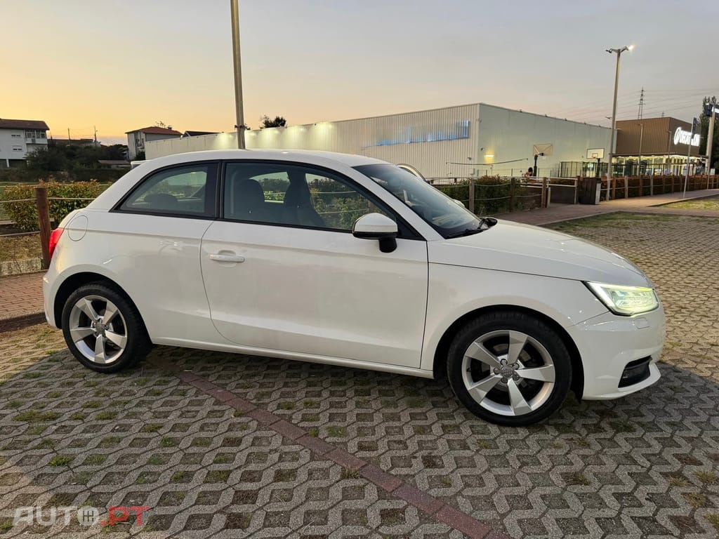 Audi A1 1.4 TDI (caixa automática 7 veloc)