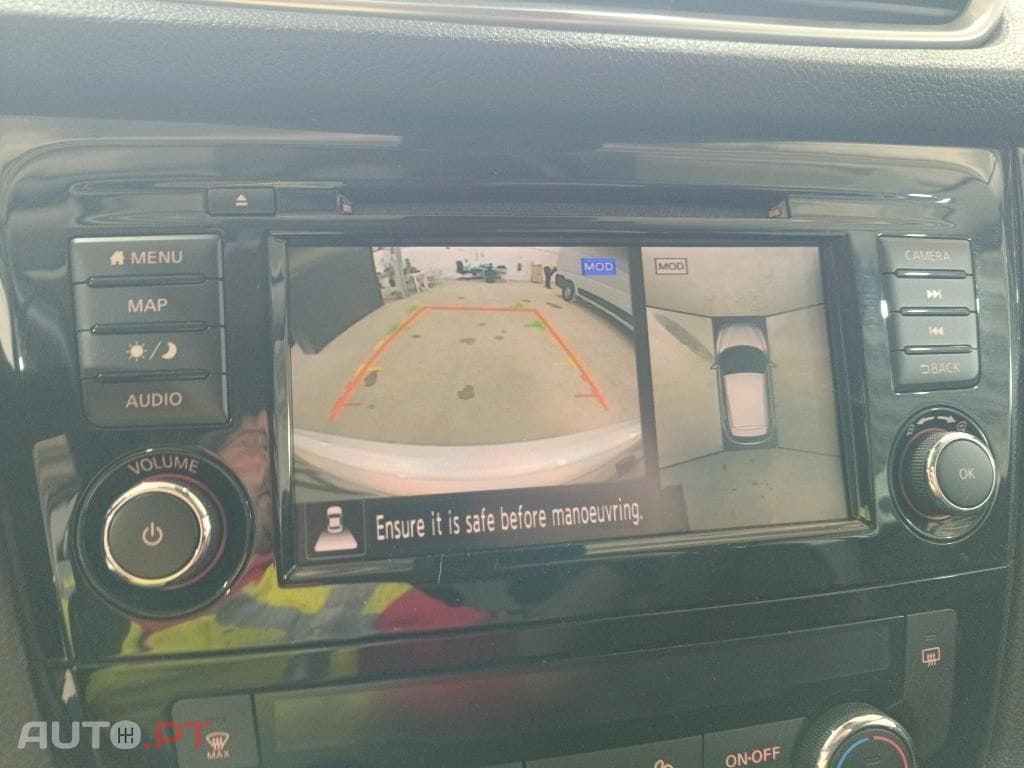 Nissan Qashqai 1.5 dCi N-Connecta J18