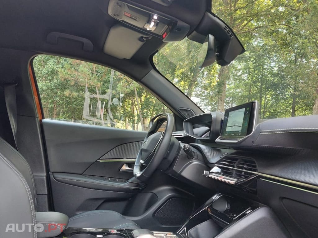 Peugeot E-2008 50 kWh GT