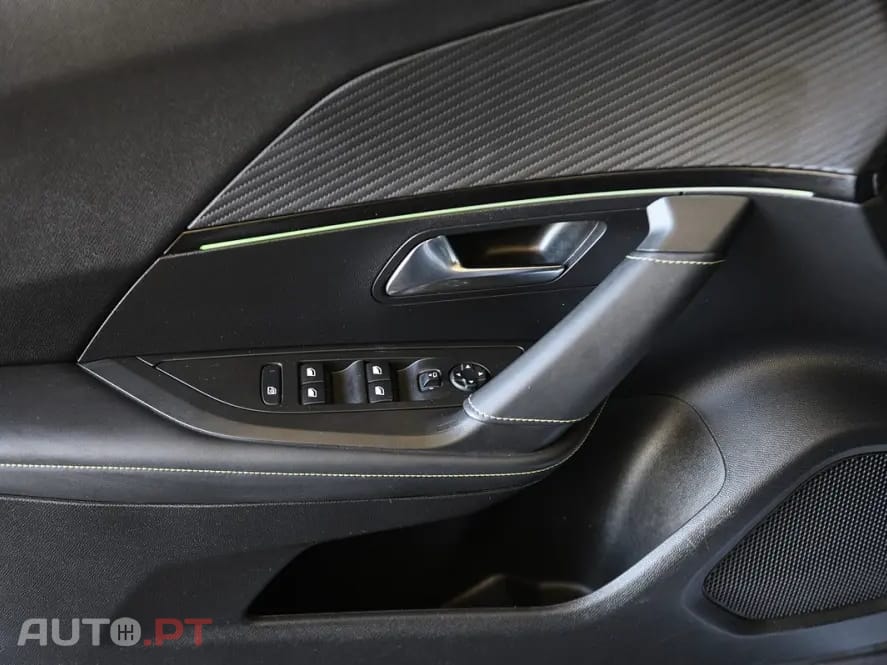 Peugeot E-2008 50 kWh GT Pack