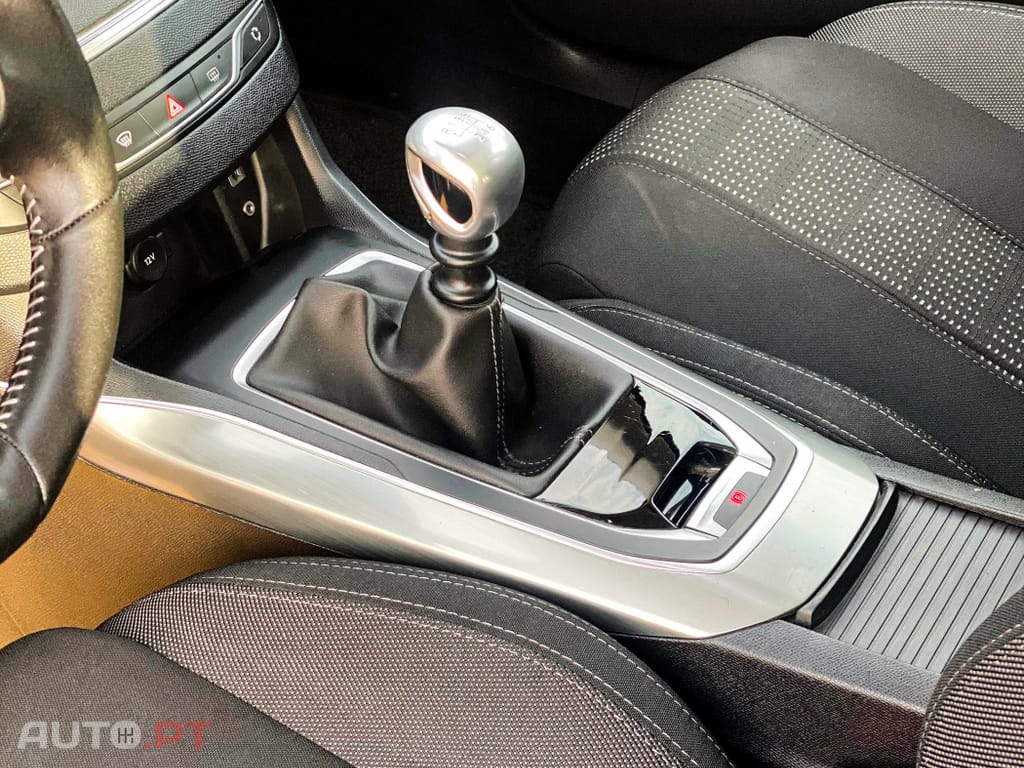 Peugeot 308 1.6 e-HDi Allure J17