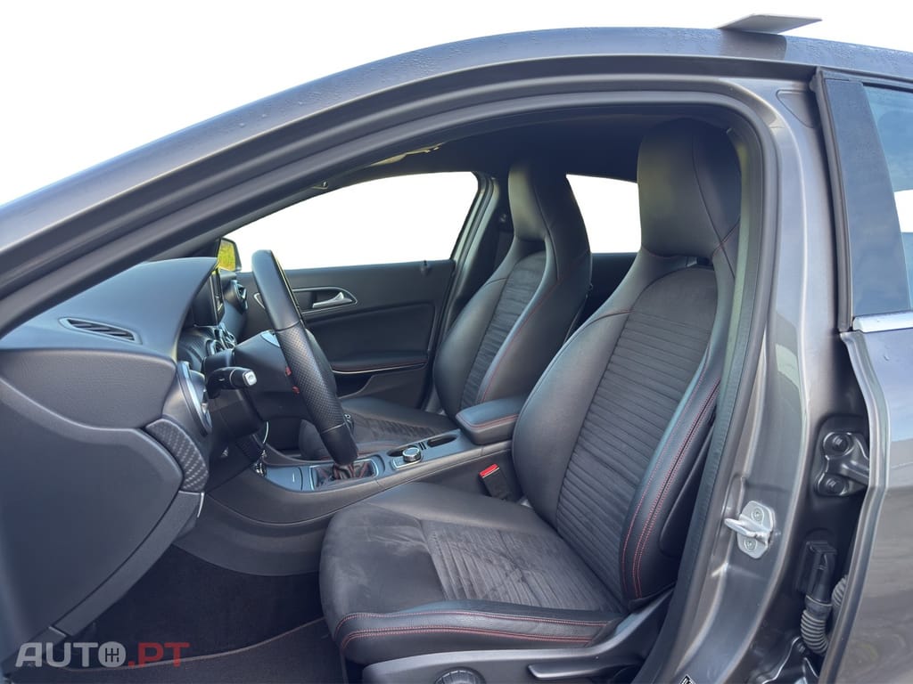 Mercedes-Benz A 180 d AMG Line