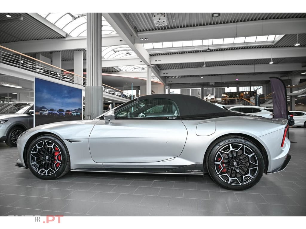 MG Cyberster e-Roadster