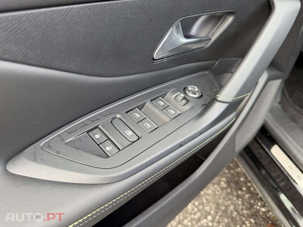 Peugeot 408 1.2 PureTech GT EAT8