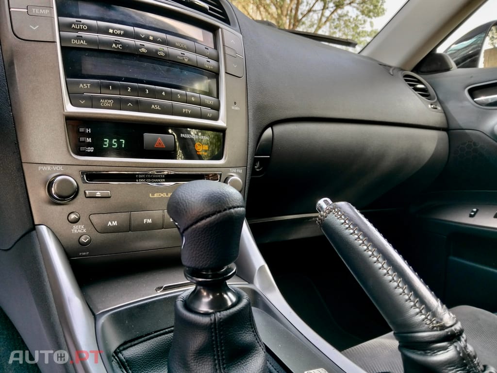 Lexus IS 220 Business c/ Pack Sport