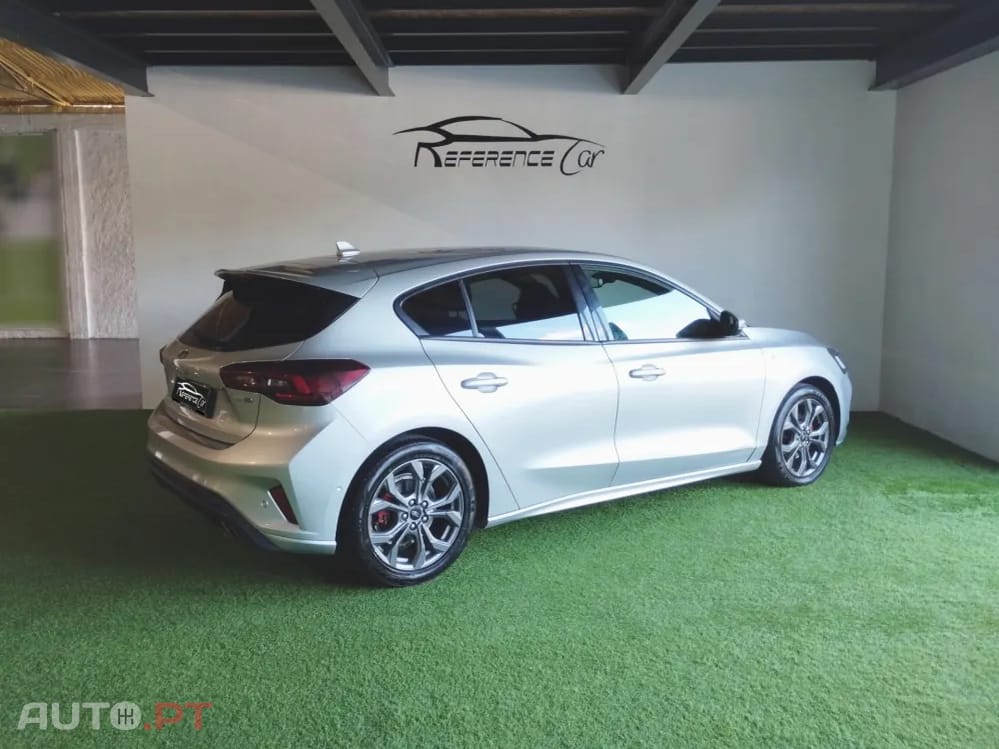 Ford Focus EcoBoost ST-Line Hybrid