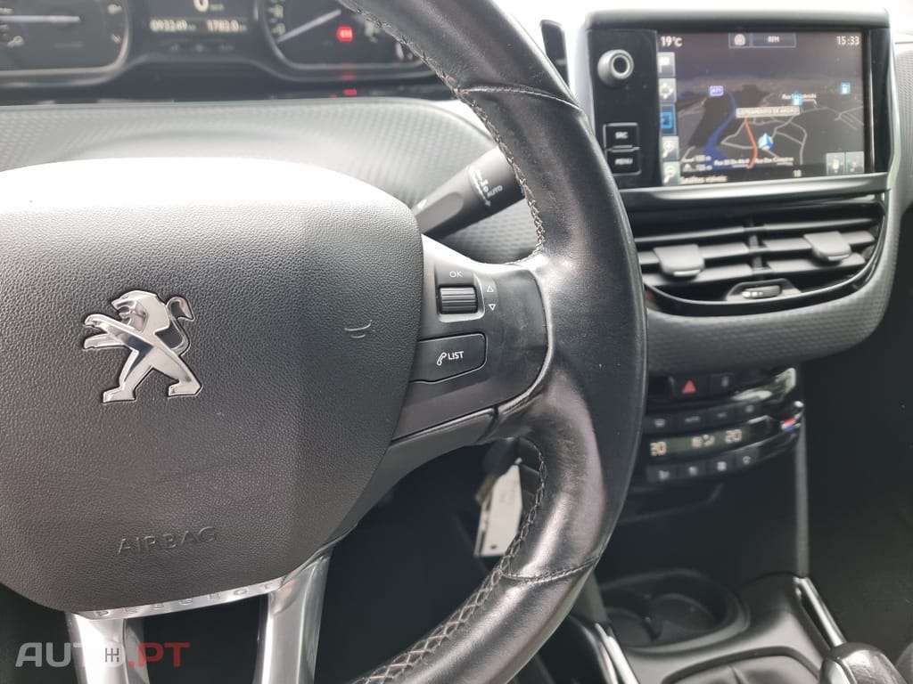 Peugeot 2008 1.2 PureTech Allure