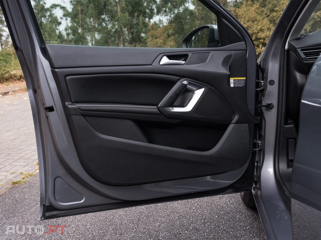 Peugeot 308 1.2 PureTech Allure J17