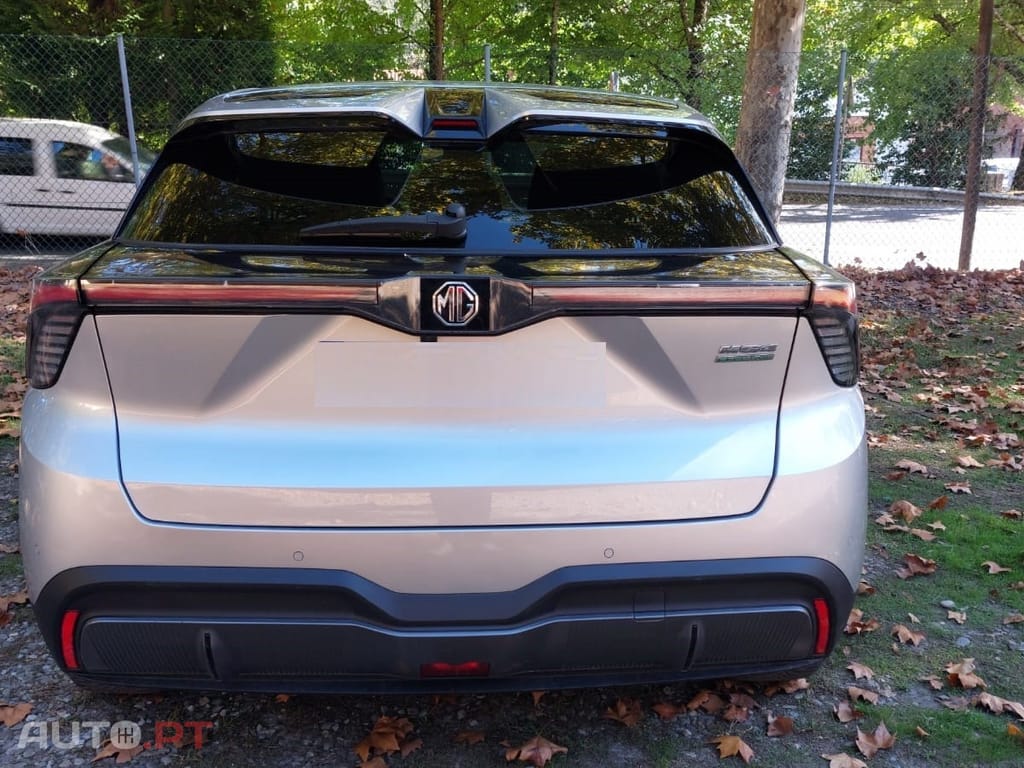 MG MG4 64 kWh Luxury
