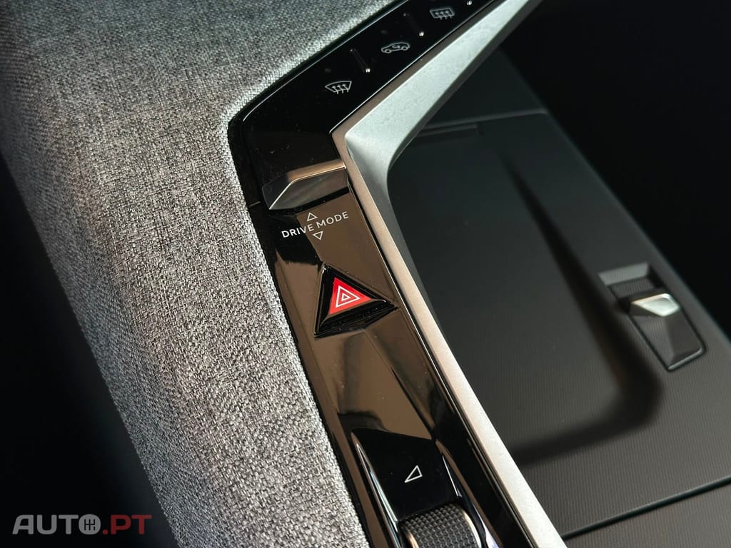 Peugeot 3008 1.2 Hybrid Allure e-DCS6