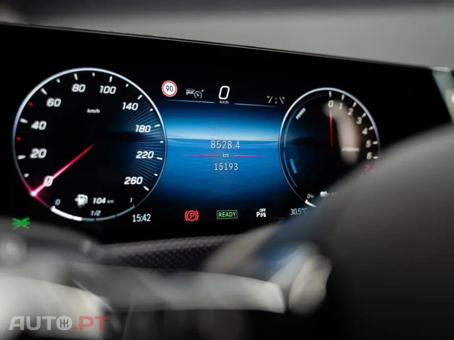 Mercedes-Benz A 250 e AMG Line