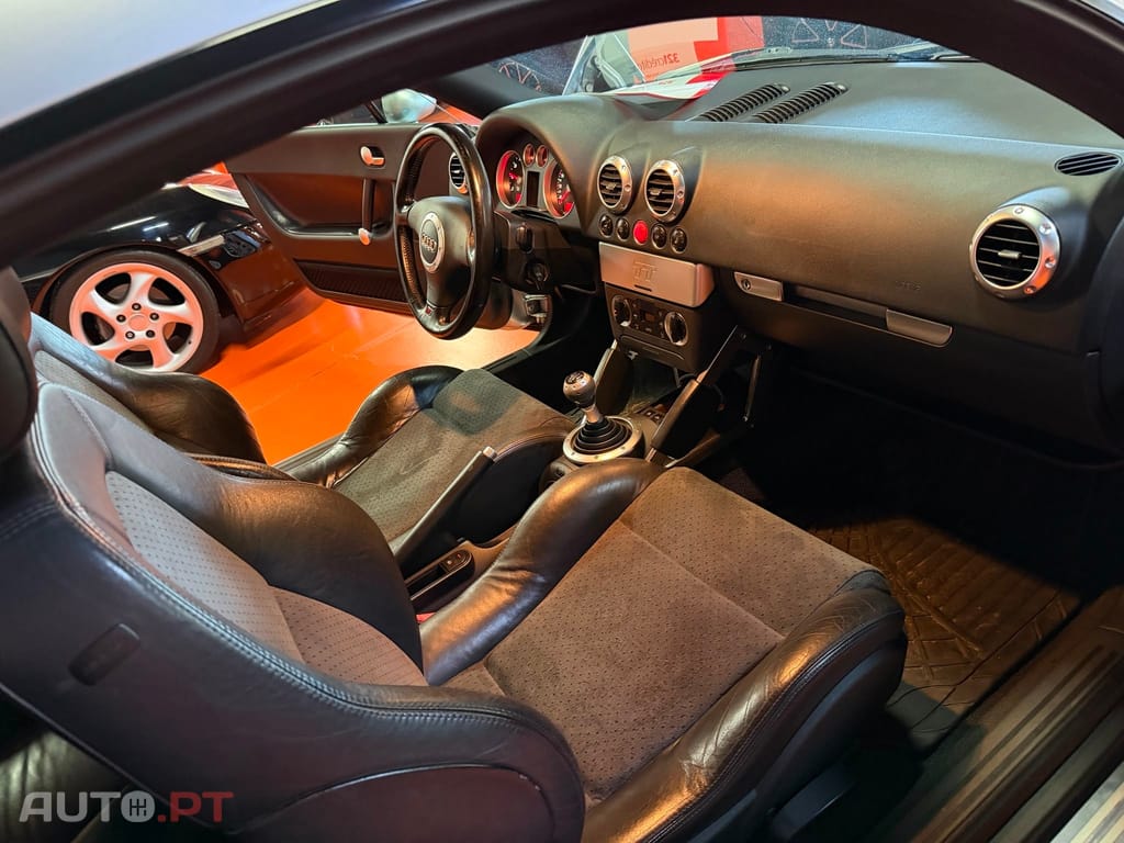 Audi TT 1.8 T S-line