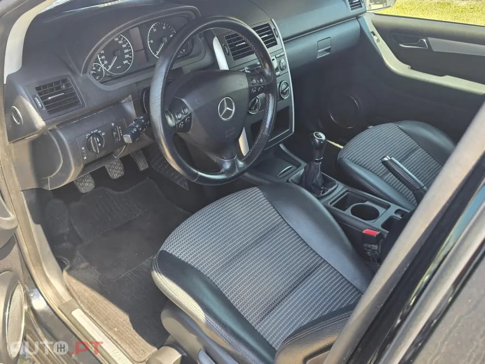 Mercedes-Benz A 160 CDI AVNTGARDE