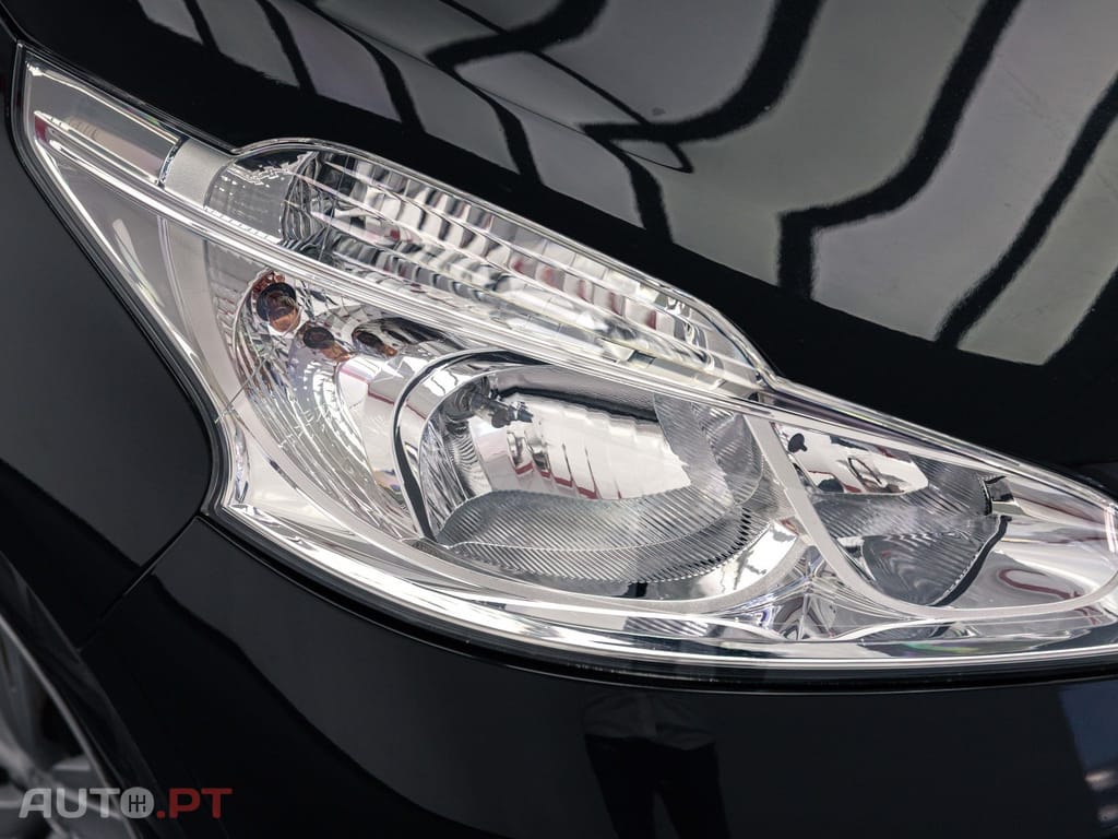 Peugeot 208 1.6 e-HDi Active