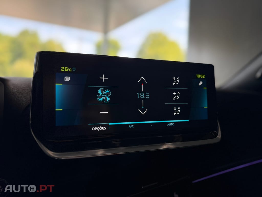 Peugeot E-2008 50 kWh GT