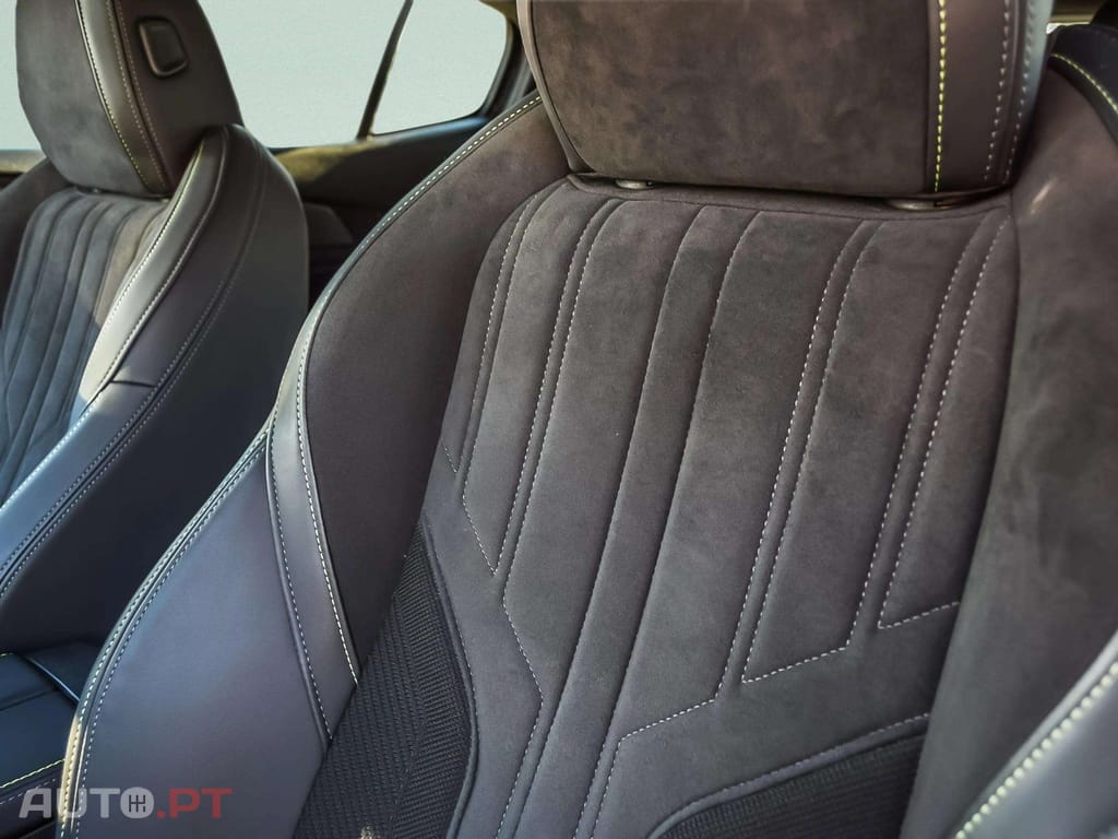 Peugeot 408 1.6 Hybrid GT e-EAT8