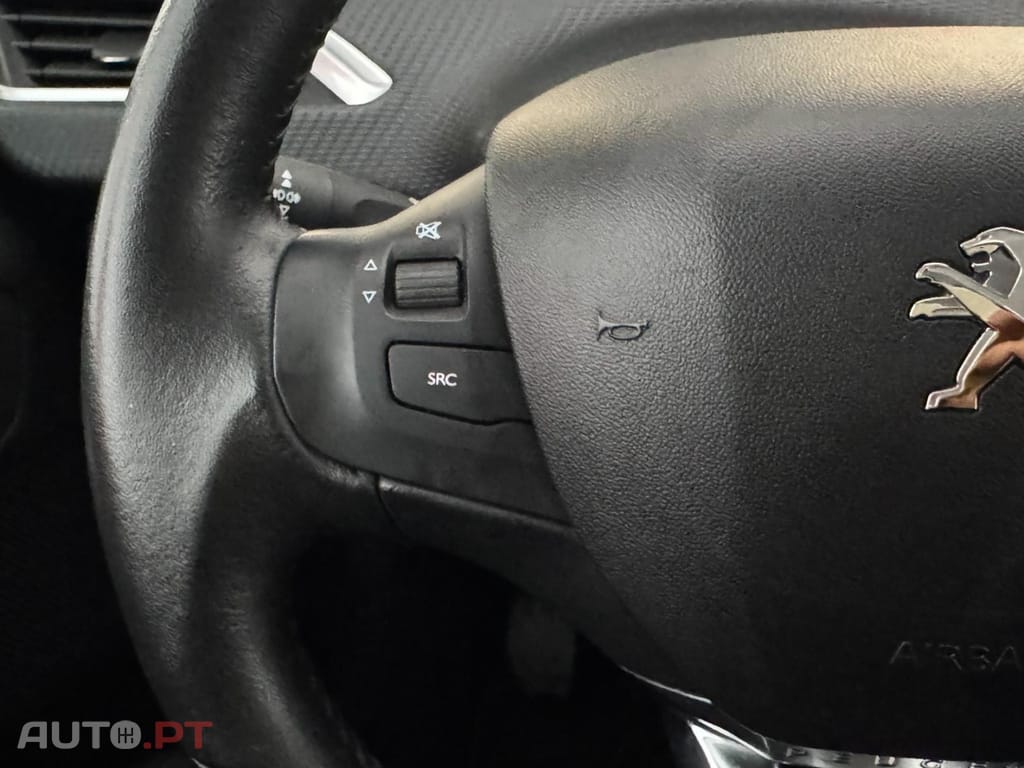 Peugeot 2008 1.2 PureTech Signature