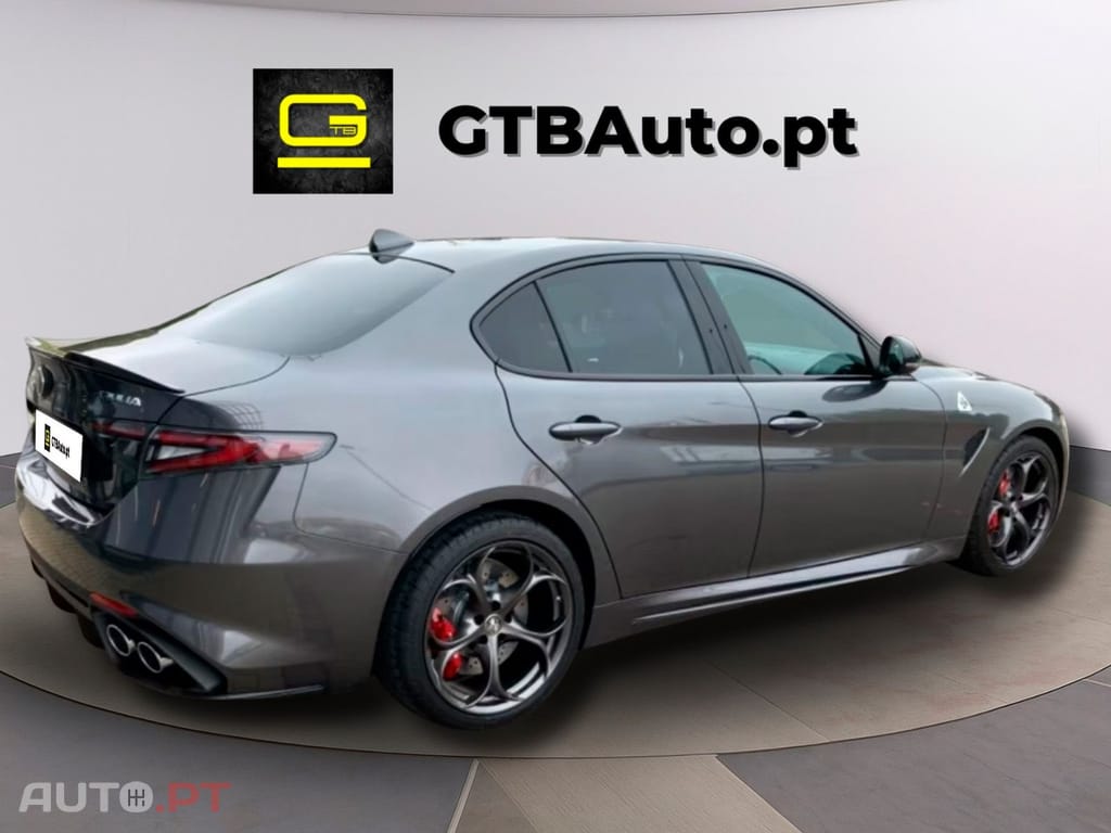 Alfa Romeo Giulia 2.9 Bi-T Quadrifoglio V6 