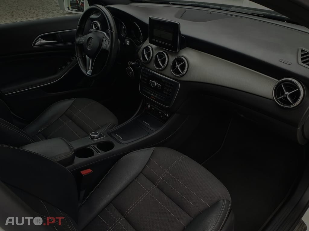 Mercedes-Benz GLA 220 CDI 4Matic 7G-DCT Urban