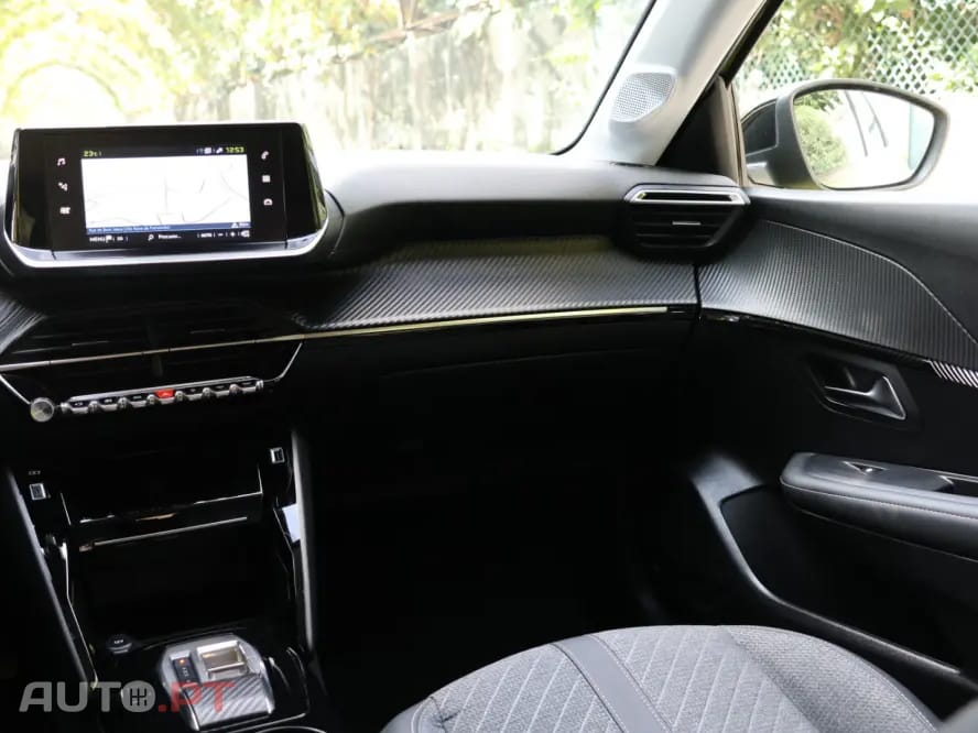 Peugeot E-208 50 kWh Style
