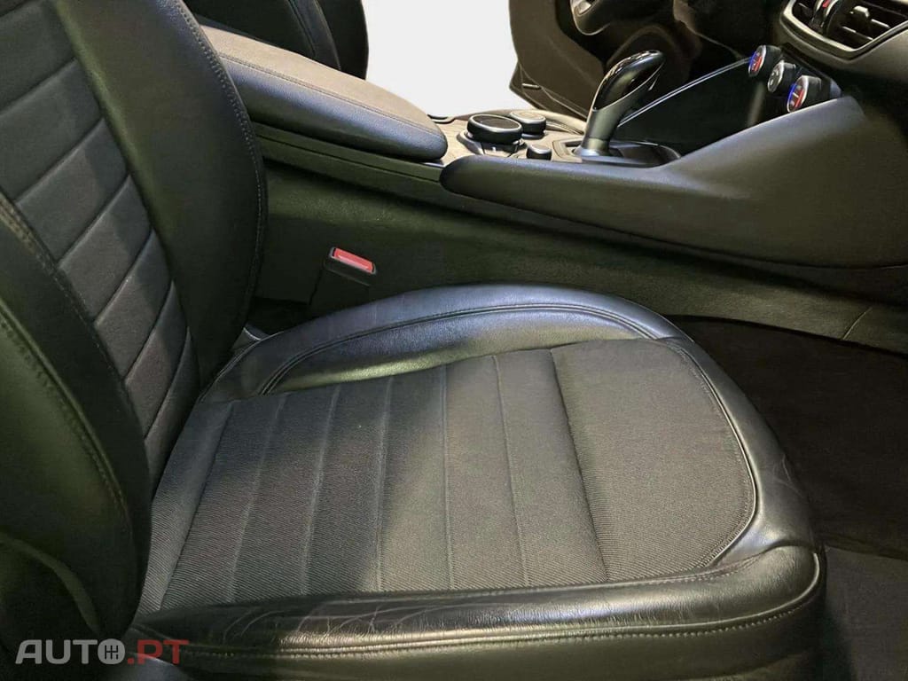 Alfa Romeo Giulia 2.2 D Super AT8