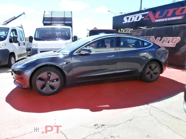 Tesla Model 3 Standard Range Plus RWD