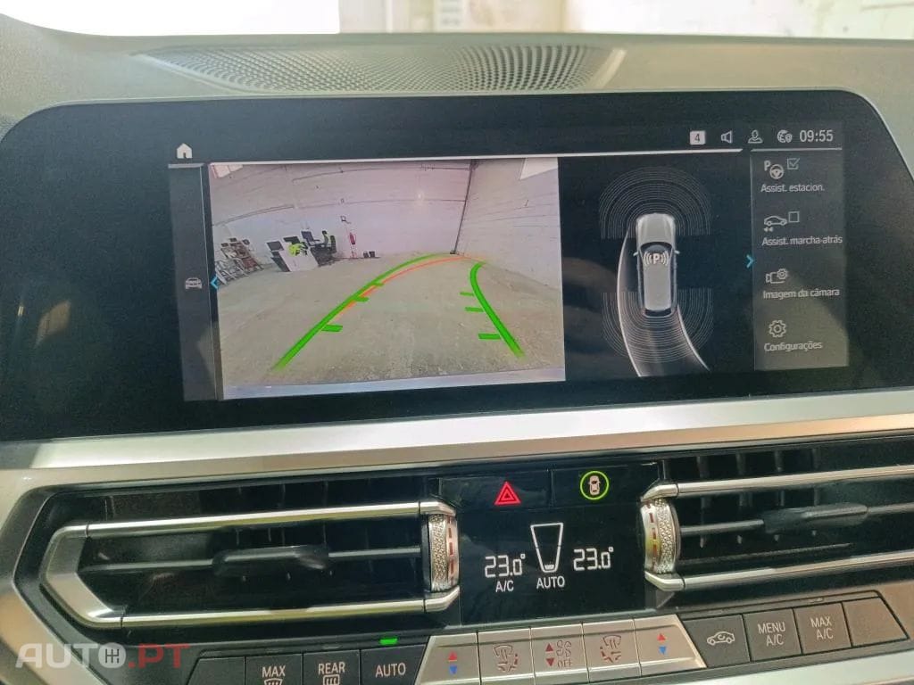 BMW 330 e Touring Auto