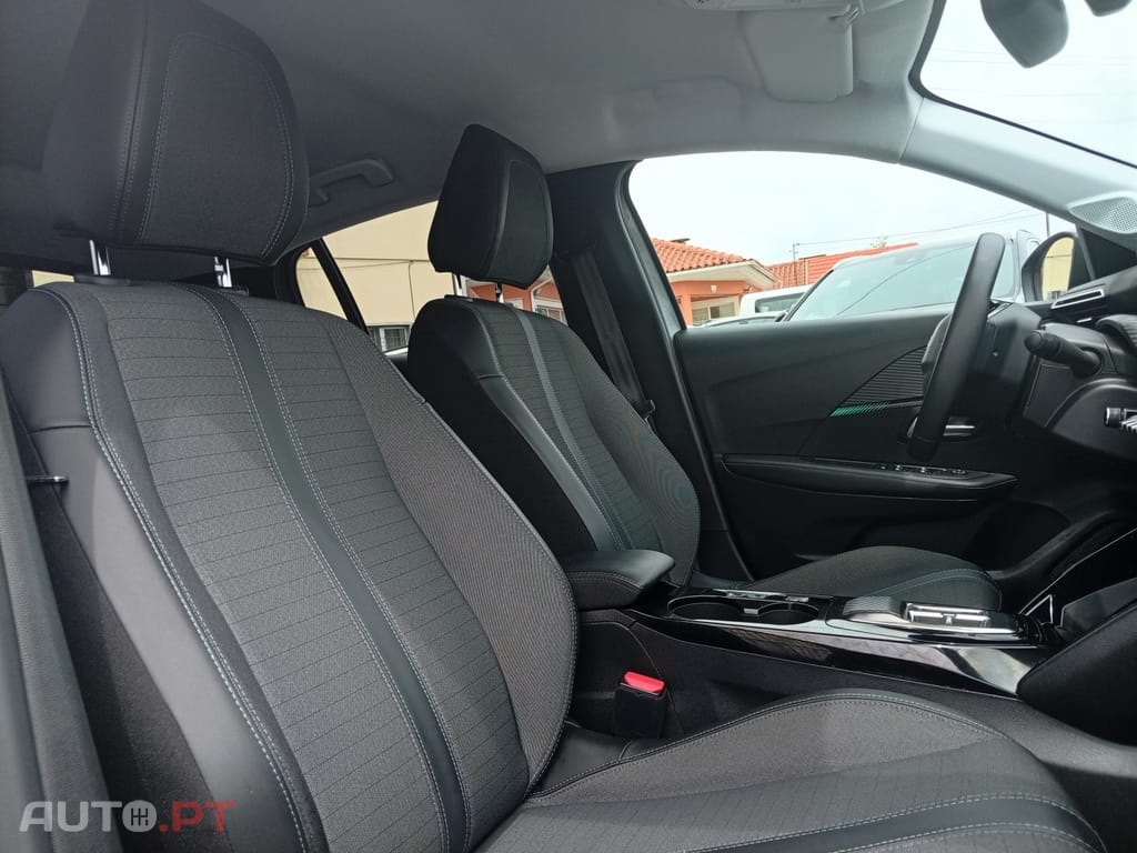 Peugeot E-208 50 kWh Allure
