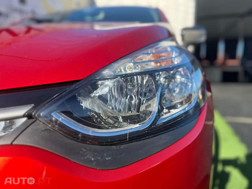 Renault Clio Sport Tourer Energy dCi 90 Start & Stop Luxe — fotografia 3