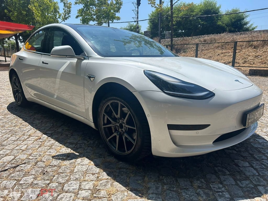 Tesla Model 3 SR Plus