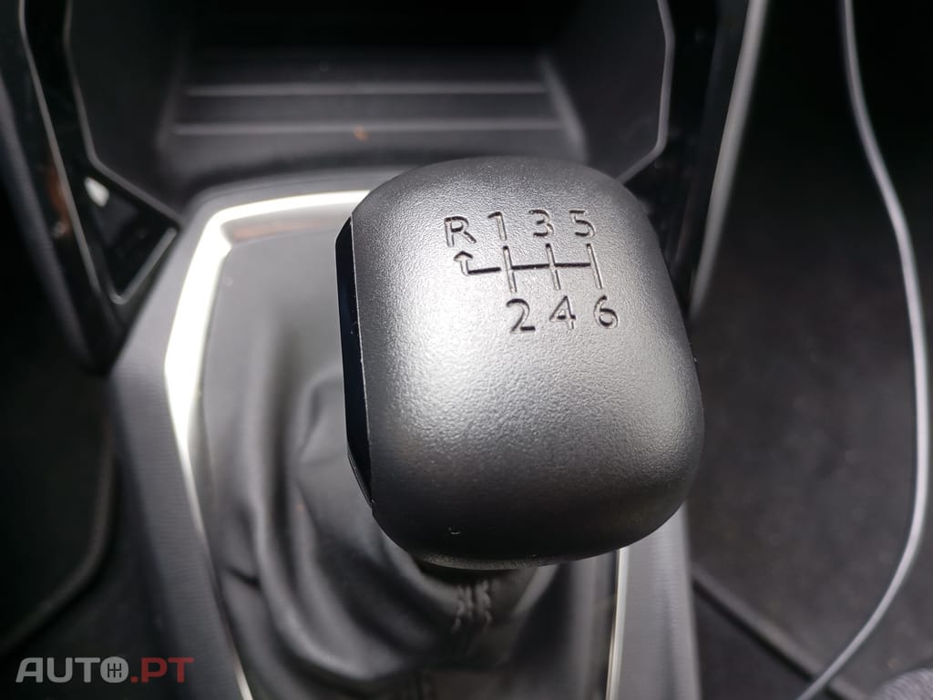 Peugeot 208 1.2 Puretech 101 CV versão Style