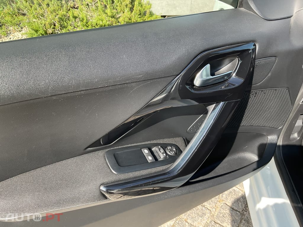 Peugeot 208 1.5 BlueHDi Active