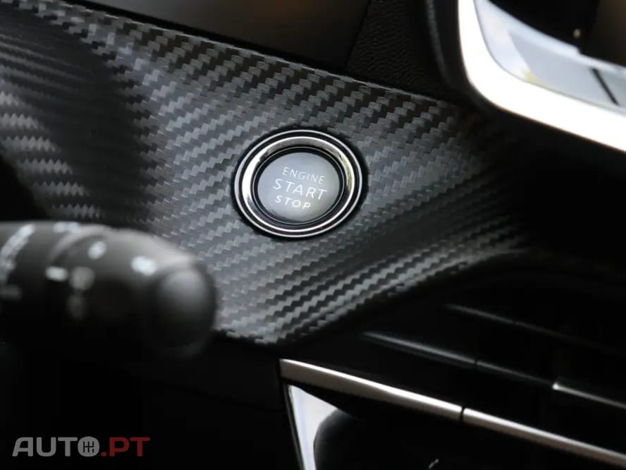 Peugeot E-208 50 kWh Style