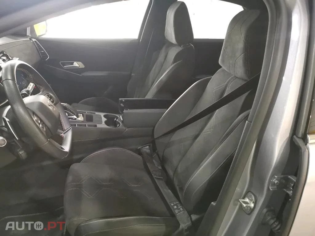 DS DS7 Crossback E-Tense Performance Line EAT8