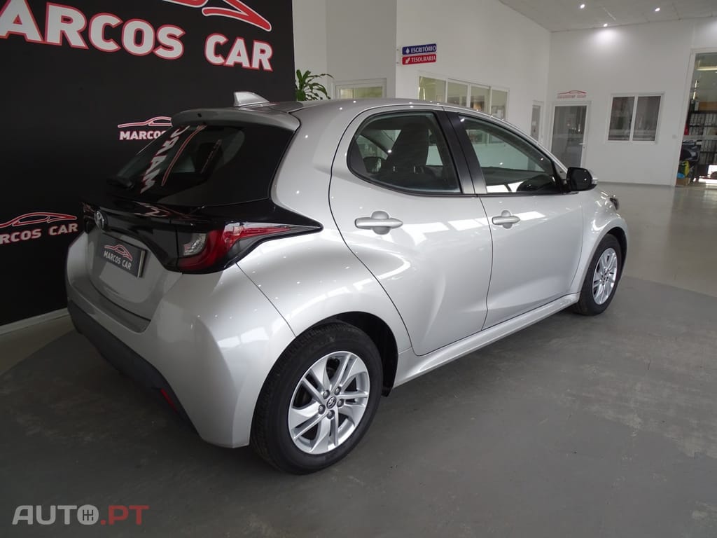 Toyota Yaris 1.0 VVT-i Comfort Plus — fotografia 5